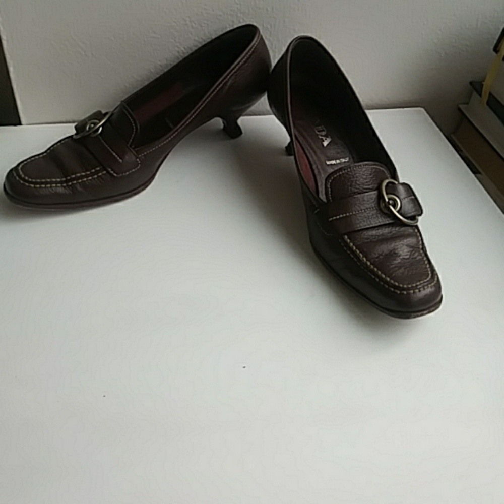 PRADA LOW HEEL STURDY BROWN SHOES, 7